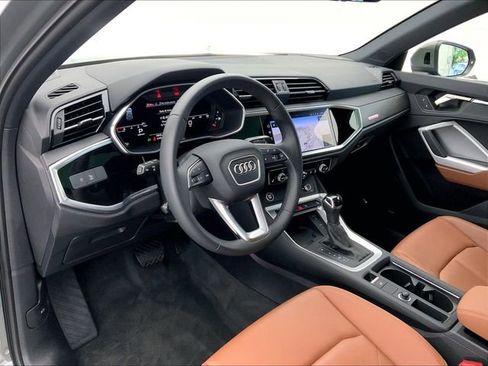 Used 2025 Audi Q3 2.0T Premium Plus w/ Premium Plus Package AWD/4WD image 4