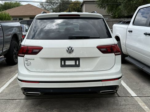 Used 2021 Volkswagen Tiguan SE R-Line FWD image 14