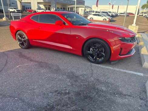 Used 2021 Chevrolet Camaro LT w/ Technology Package RWD image 4