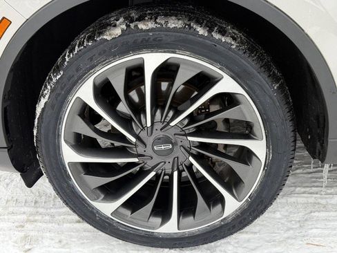 Used 2020 Lincoln Aviator Reserve w/ Equipment Group 202A image 9