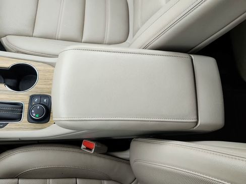 Used 2018 GMC Acadia Denali image 20