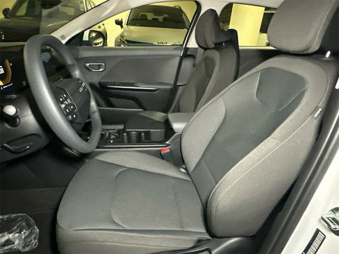 New 2025 Kia K4 LXS image 16