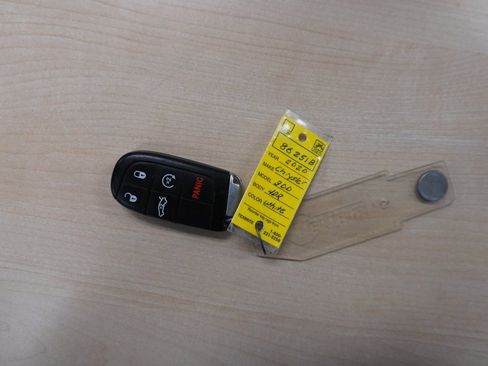 Used 2020 Chrysler 300 Limited image 35