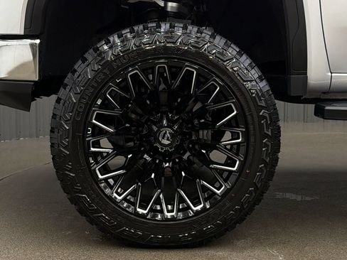 Used 2022 GMC Sierra 1500 SLT w/ SLT Convenience Package AWD/4WD image 10