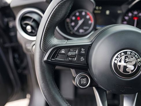 Used 2023 Alfa Romeo Stelvio Ti image 14