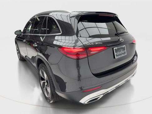 Used 2024 Mercedes-Benz GLC 300 4MATIC w/ Driver Assistance Package image 4
