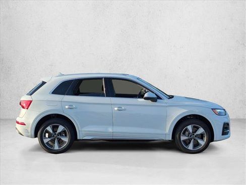 Used 2023 Audi Q5 2.0T Premium Plus w/ Premium Plus Package AWD/4WD image 4