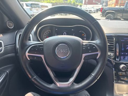 Used 2019 Jeep Grand Cherokee Altitude AWD/4WD image 16