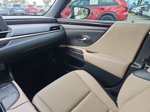 Used 2019 Lexus ES 350 F Sport image 10