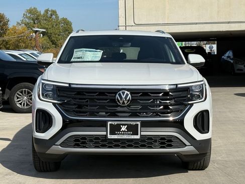 New 2026 Volkswagen Atlas Cross Sport SE FWD image 6
