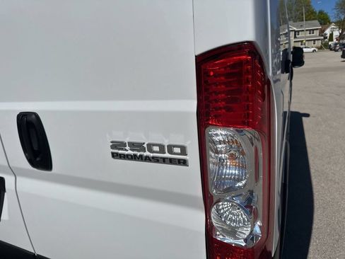 Used 2024 RAM ProMaster 2500 w/ Convenience Group FWD image 30