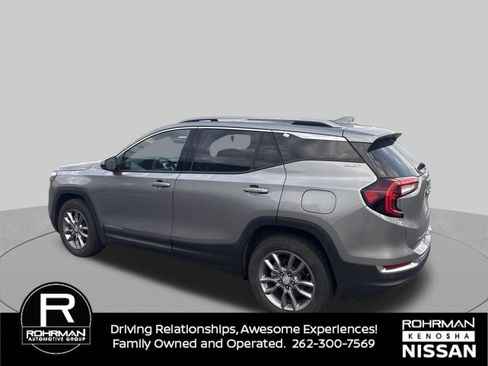 Used 2023 GMC Terrain SLT w/ Infotainment Package II AWD/4WD image 3