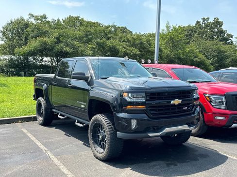 Used 2018 Chevrolet Silverado 1500 LT w/ All Star Edition AWD/4WD image 2