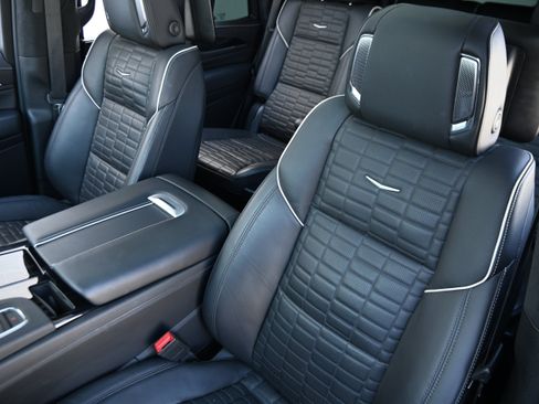 Used 2024 Cadillac Escalade V w/ LPO, ONYX Package AWD/4WD image 12
