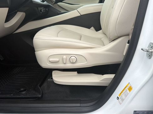 Used 2023 Buick Enclave Essence FWD image 14