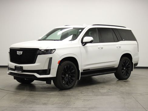 Used 2021 Cadillac Escalade Sport w/ Driver Assist Tech Package image 4