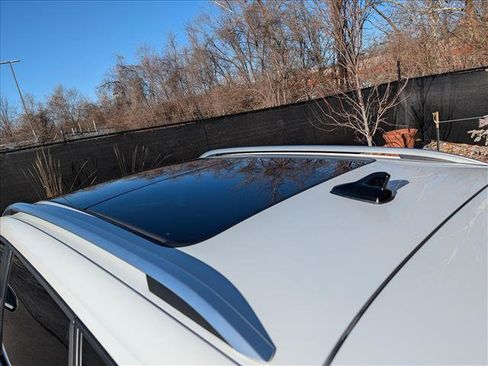 Certified 2023 Volkswagen Taos SE image 22