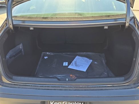 New 2025 Kia K4 LXS image 12