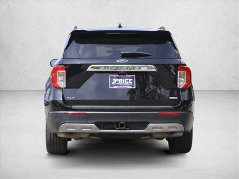 Used 2020 Ford Explorer XLT w/ Equipment Group 202A AWD/4WD image 6