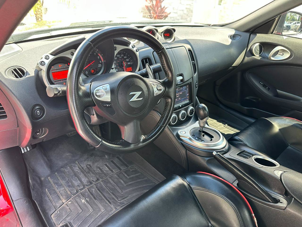Used 2014 Nissan 370Z Coupe RWD image 29