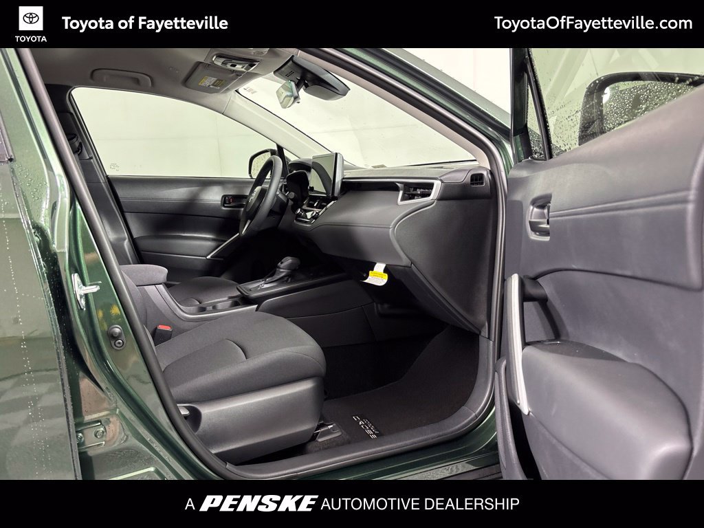Used 2026 Toyota Corolla Cross LE FWD image 7