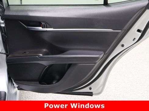 Used 2023 Toyota Camry SE image 30