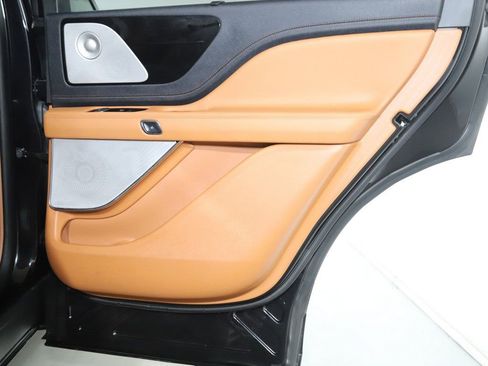 Certified 2025 Lincoln Aviator Black Label image 40