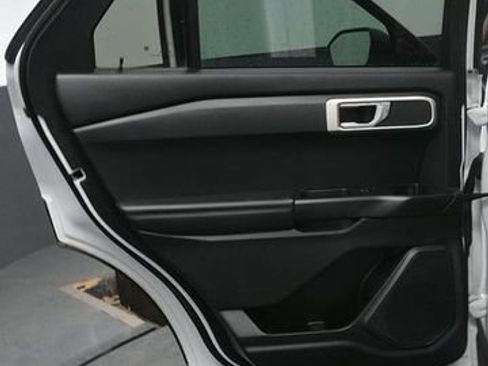 Used 2021 Ford Explorer 4WD image 15