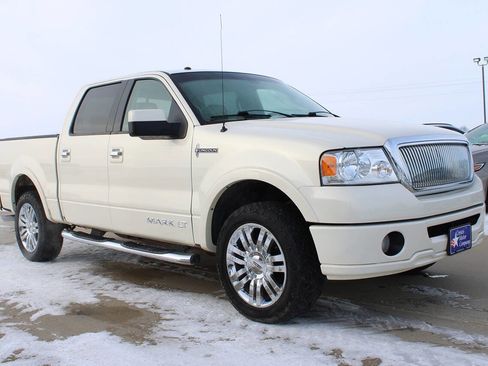 Used 2007 Lincoln Mark LT 4x4 image 3