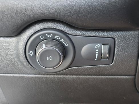 Used 2022 Dodge Durango GT image 28