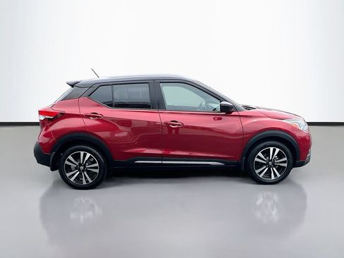 Used 2019 Nissan Kicks SR FWD image 4
