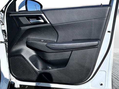 Used 2024 Mitsubishi Outlander SE Black Edition image 19