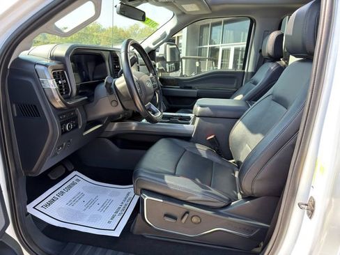 Used 2023 Ford F350 Lariat w/ Sport Appearance Package image 15
