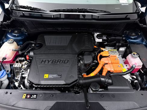 Certified 2024 Kia Niro SX Touring FWD image 8