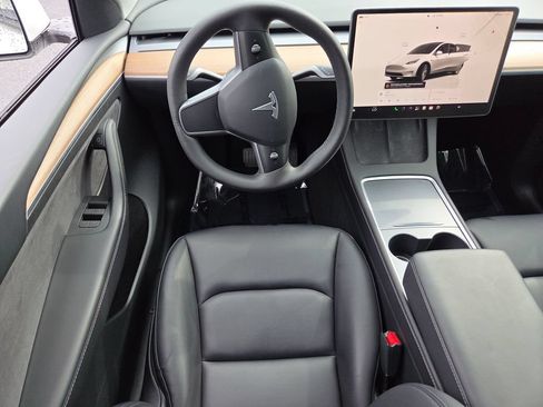 Used 2023 Tesla Model Y Long Range AWD/4WD image 32