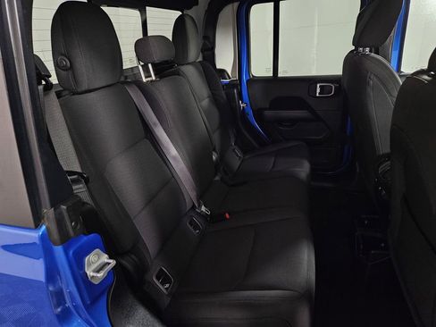 Used 2023 Jeep Gladiator Overland image 28