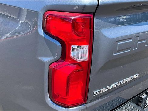 Used 2021 Chevrolet Silverado 1500 High Country w/ Technology Package AWD/4WD image 28