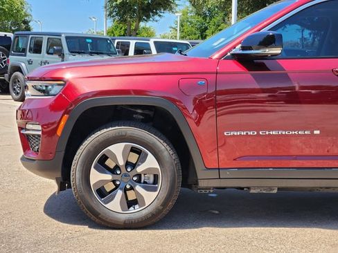 Certified 2023 Jeep Grand Cherokee 4WD 4xe w/ Luxury Tech Group II image 9