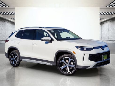 New 2026 Volkswagen Tiguan SE AWD/4WD image 2