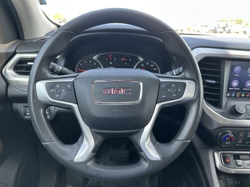 Used 2022 GMC Acadia SLE image 16