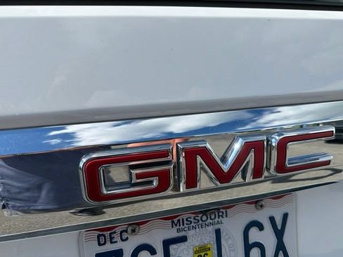 Used 2024 GMC Yukon SLT w/ SLT Luxury Package AWD/4WD image 34