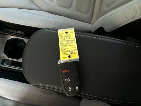 Certified 2022 Jeep Renegade Latitude w/ Convenience Group image 36