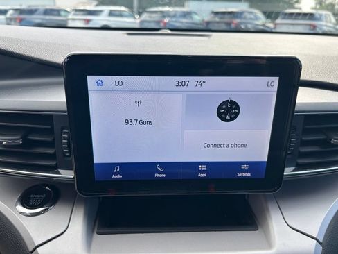 Used 2024 Ford Explorer XLT w/ Equipment Group 202A AWD/4WD image 17