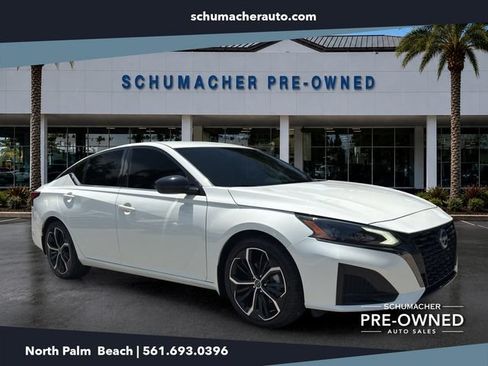 Used 2023 Nissan Altima 2.5 SR FWD image 1