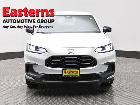 Used 2023 Honda HR-V Sport image 2