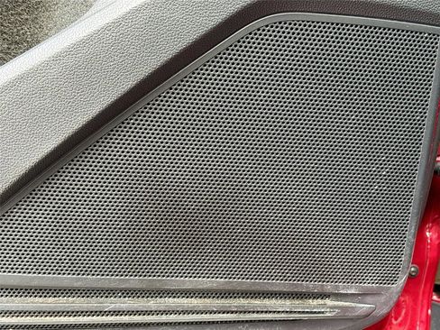 Used 2018 Volkswagen Tiguan SE w/ Front Fog Lights Package image 19