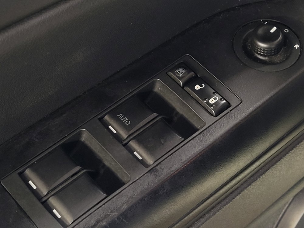 Used 2017 Jeep Patriot High Altitude FWD image 27