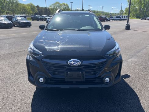 Used 2025 Subaru Outback Premium AWD/4WD image 2