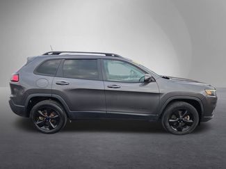 Used 2019 Jeep Cherokee Latitude Plus video 2