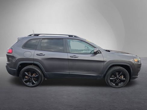 Used 2019 Jeep Cherokee Latitude Plus image 2